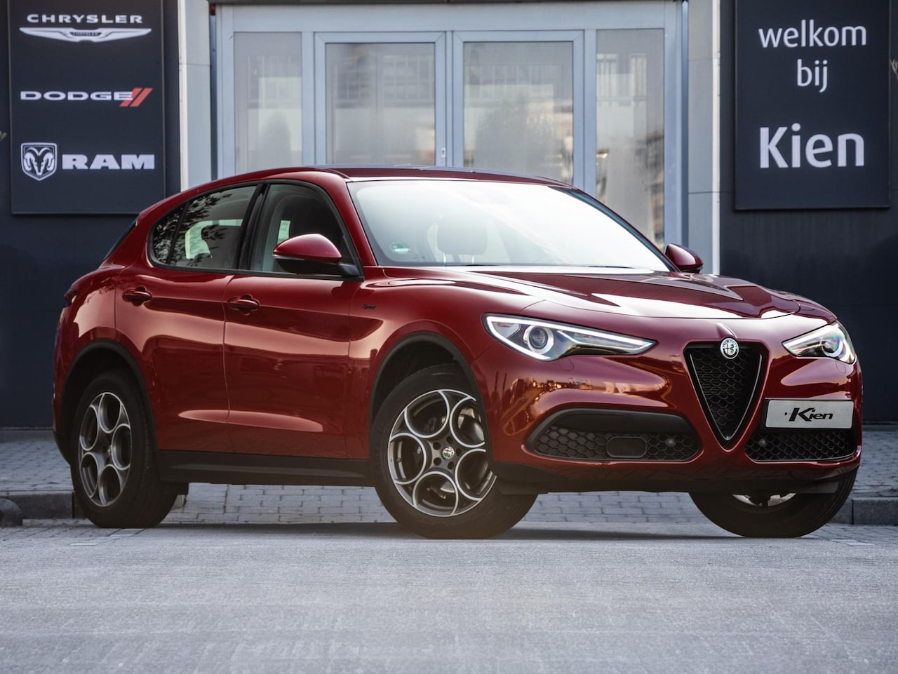 Alfa Romeo Stelvio - 2.0 T AWD Q4 | Veloce Interieur | Navi | ACC | Stoel-Stuurverwarming - AutoWereld.nl