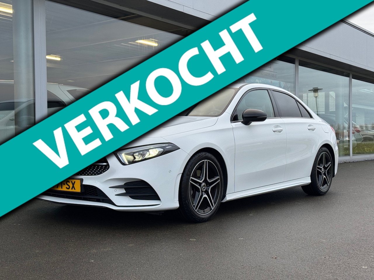 Mercedes-Benz A-klasse - 200 AMG Line Night- pakket Automaat , sfeer verlichting , achteruitrijcamera - AutoWereld.nl