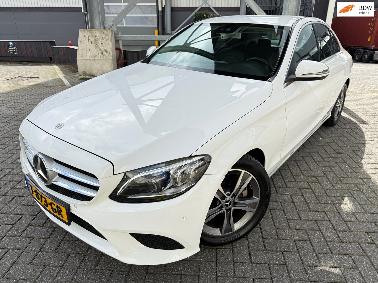 Mercedes-Benz C-klasse - 200 Business Solution AMG*Automaat*CarPlay*Cruise*Camera*StoelVerwarming*Velgen - AutoWereld.nl