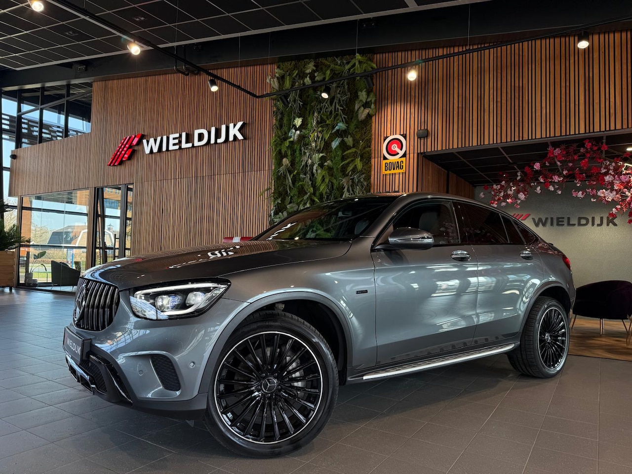 Mercedes-Benz GLC-klasse Coupé - 300e 4MATIC Premium Plus Pannorama elektr trekhaak - AutoWereld.nl