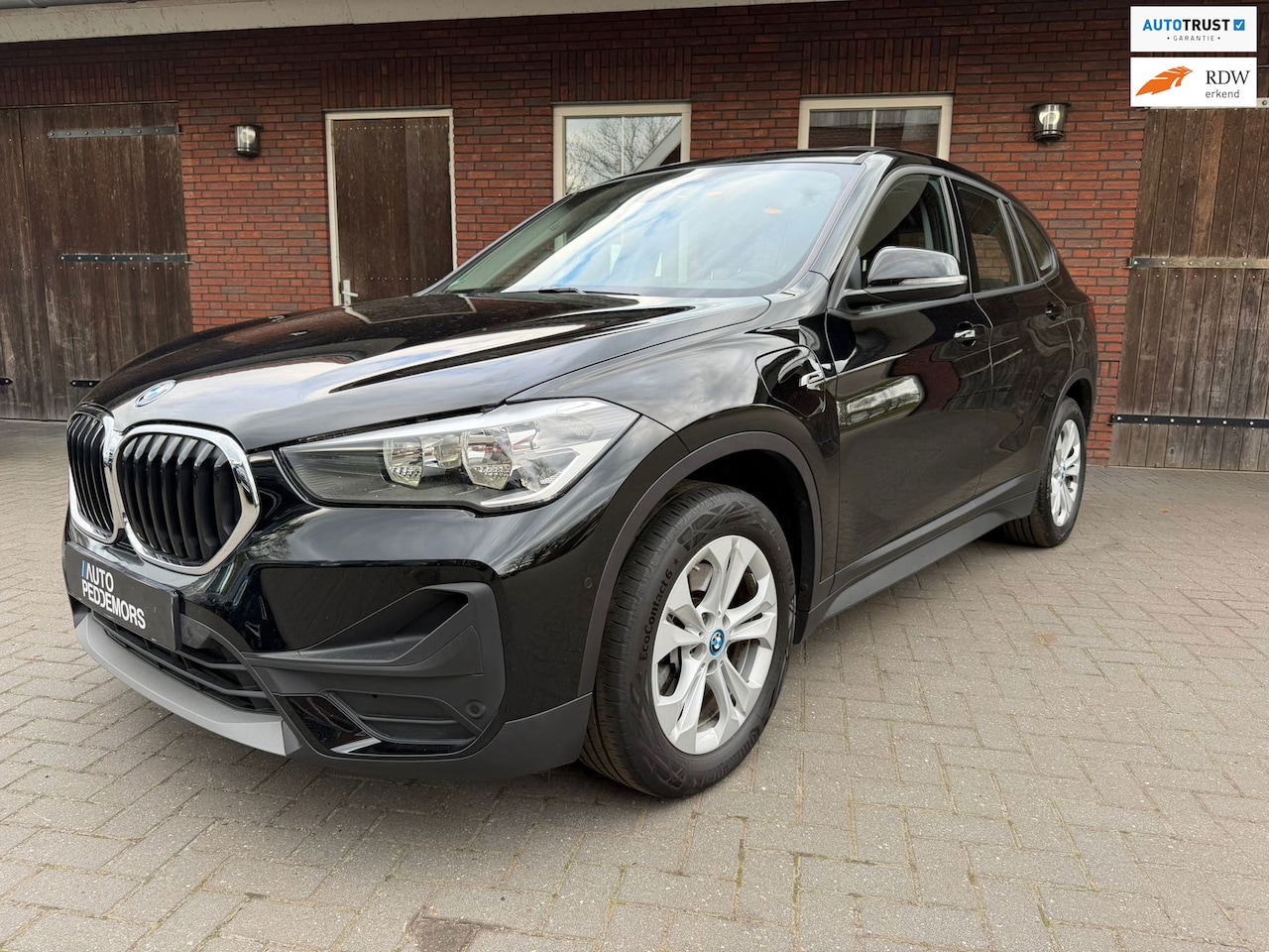 BMW X1 - XDrive25e High Executive| Panoramadak| Navi| Cruise| Stoelverwarming - AutoWereld.nl