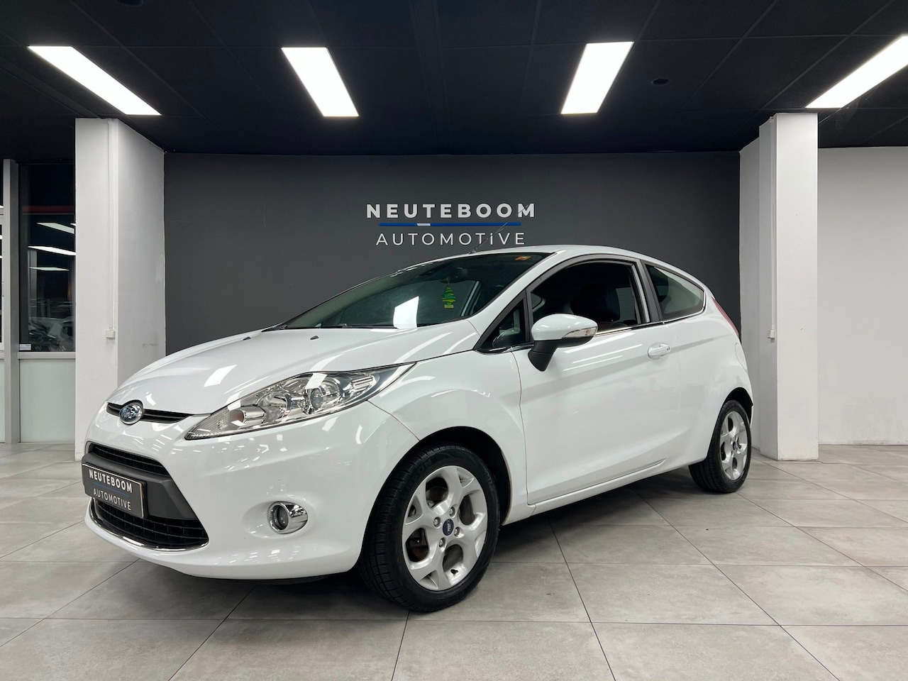 Ford Fiesta - 1.4 Titanium | Keyless | Parkeersensoren | - AutoWereld.nl