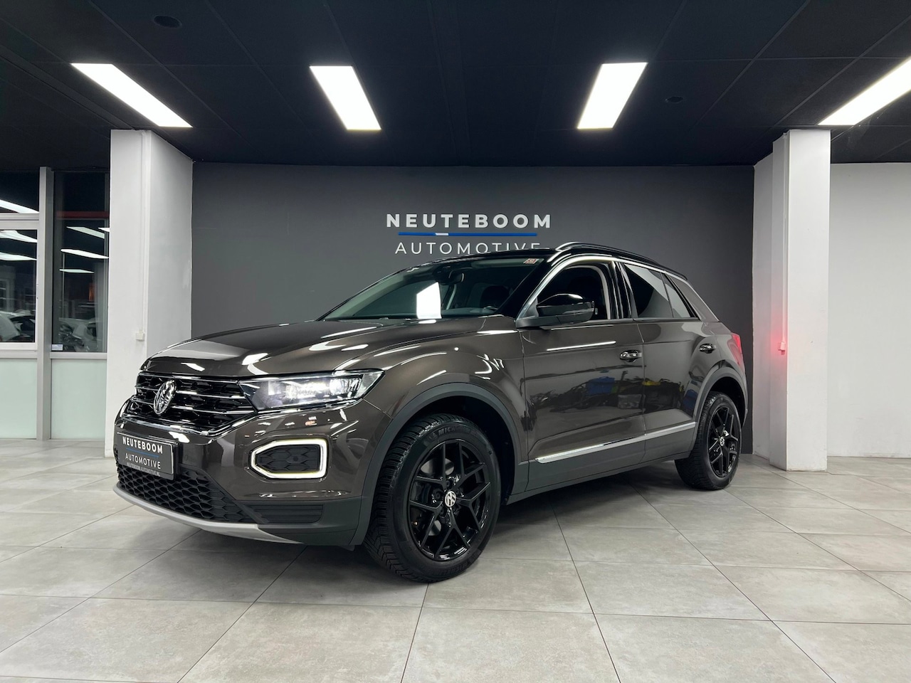 Volkswagen T-Roc - 1.0 TSI | PDC | Lane Assist | Carplay |Led| - AutoWereld.nl