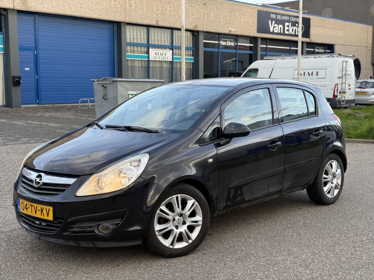 Opel Corsa - 1.2-16V Business 5-DRS Airco Nieuwe APK & Beurt - AutoWereld.nl