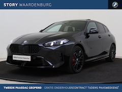 BMW 1-serie - 120 M Sport Automaat / Panoramadak / Trekhaak / Sportstoelen / Achteruitrijcamera / M Adap
