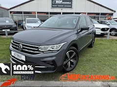 Volkswagen Tiguan - 1.5 TSI Elegance Highline IQLIGHT/TREKHAAK/VIRTUAL