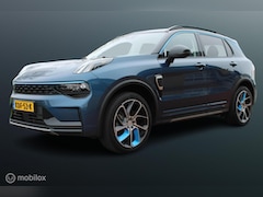 Lynk & Co 01 - 1.5 Plug-in Hybrid, Panoramadak, Stoelverwarming, Pdc + camera, Cruise, Clima, app connect
