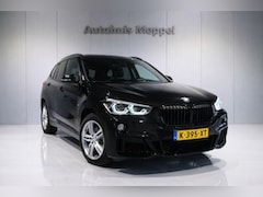 BMW X1 - xDrive20i M-Sport/// | LED | Panoramadak | PDC | Shadow line