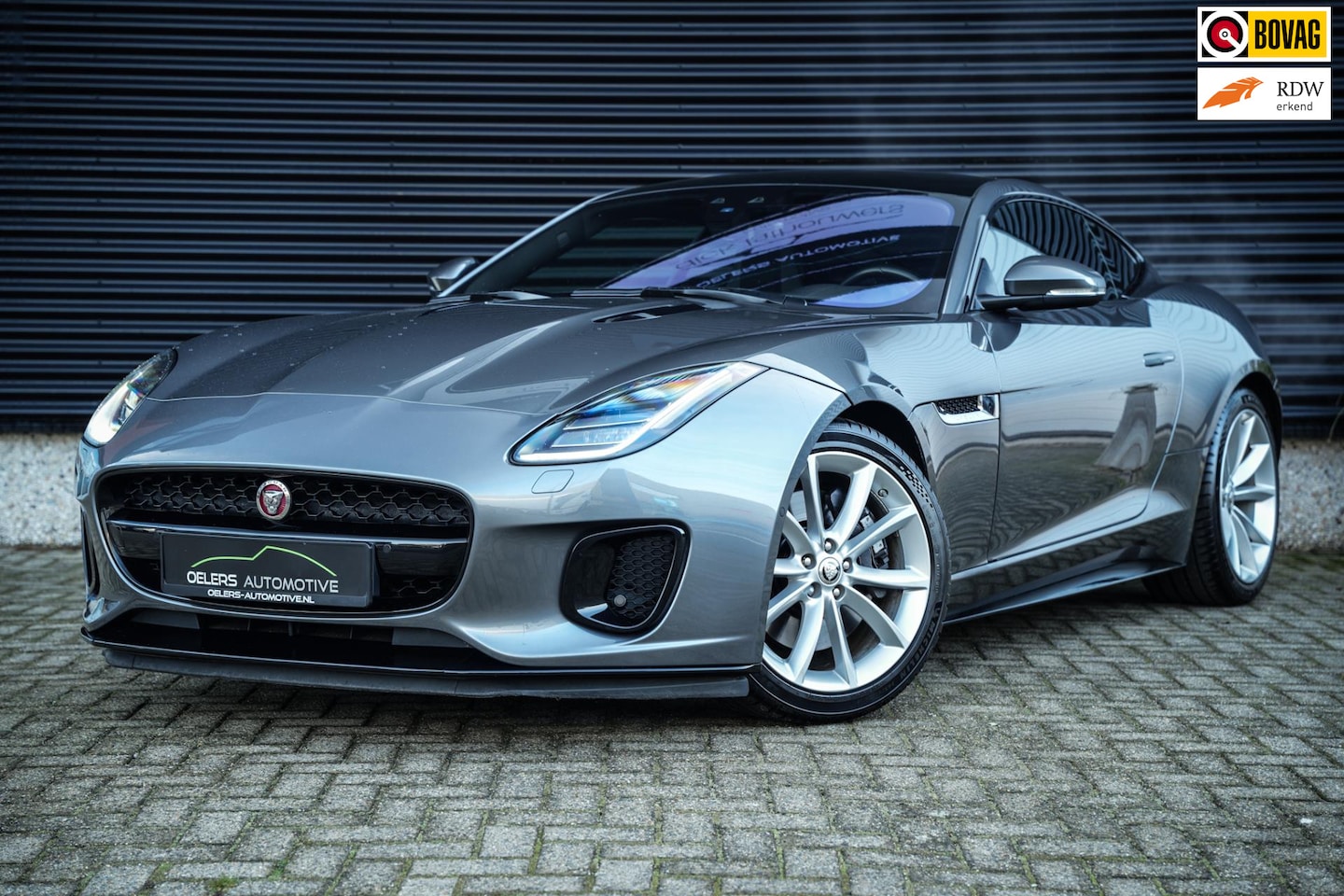 Jaguar F-type - 2.0T P300 R-Dynamic | Panoramadak | Meridian Sound | Camera | 100% Jaguar Service - AutoWereld.nl