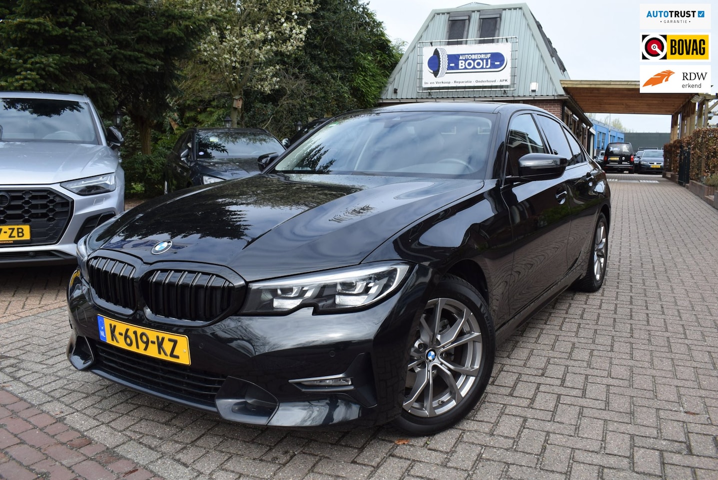BMW 3-serie - 320i Executive Edition AUTOM/NAVI/CRUISE/AIRCO-ECC/PDC V+A/CARPLAY/NL-AUTO/XENON LED/BLUET - AutoWereld.nl