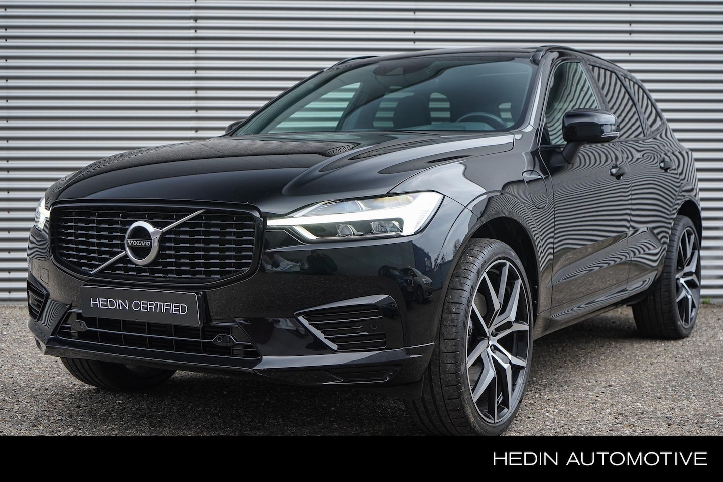 Volvo XC60 - Recharge T8 AWD R-Design | Pano. Dak | Standkachel met app | Keyless | Premium Audio | Sto - AutoWereld.nl