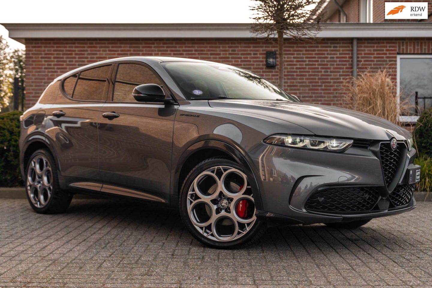 Alfa Romeo Tonale - 1.5T Hybrid Edizione Speciale 131 PK Aut. Keyless Matrix LED Camera Sfeerverl. 20'' - AutoWereld.nl