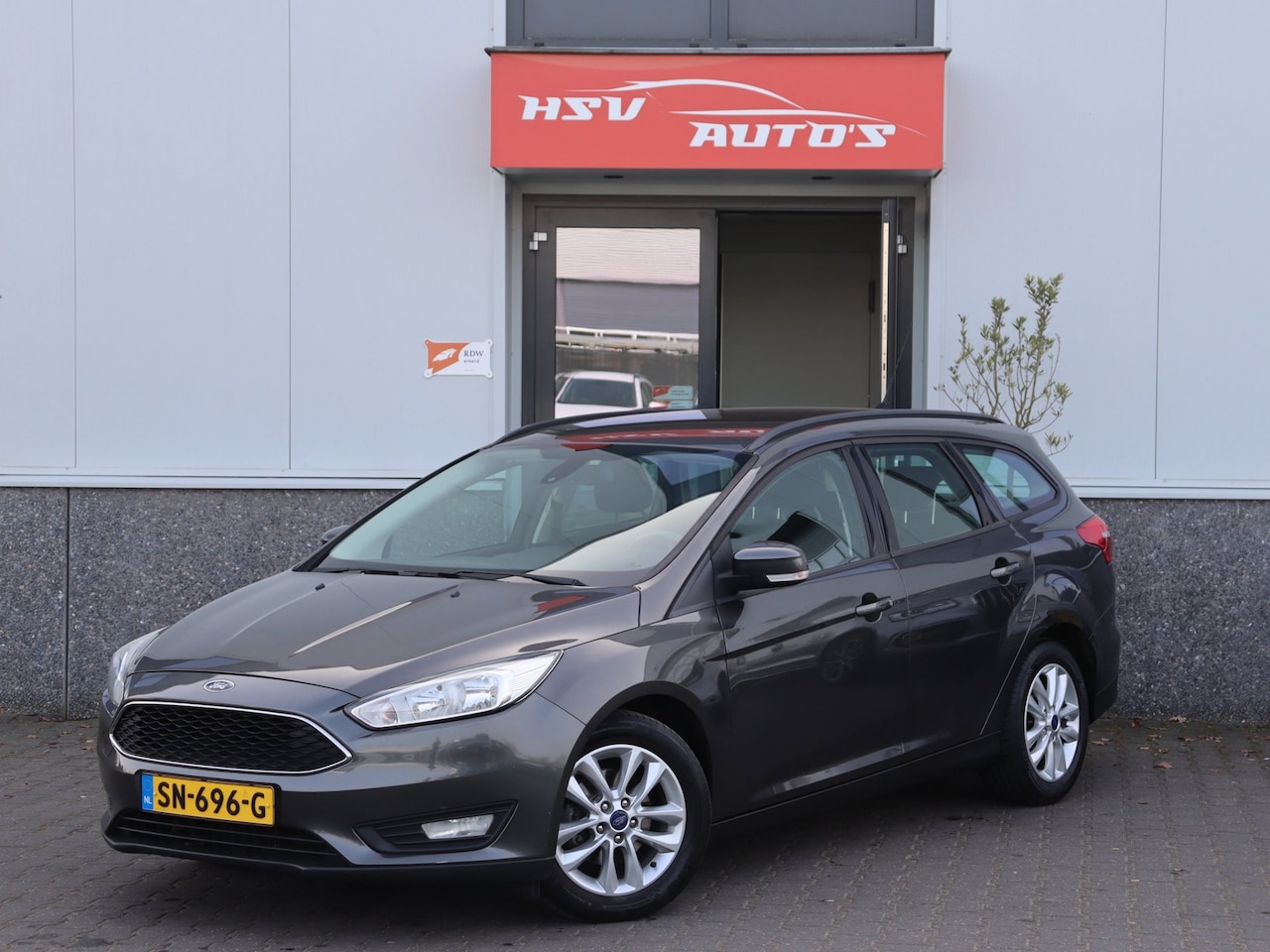 Ford Focus Wagon - 1.0 Titanium Edition navi cruise airco - AutoWereld.nl