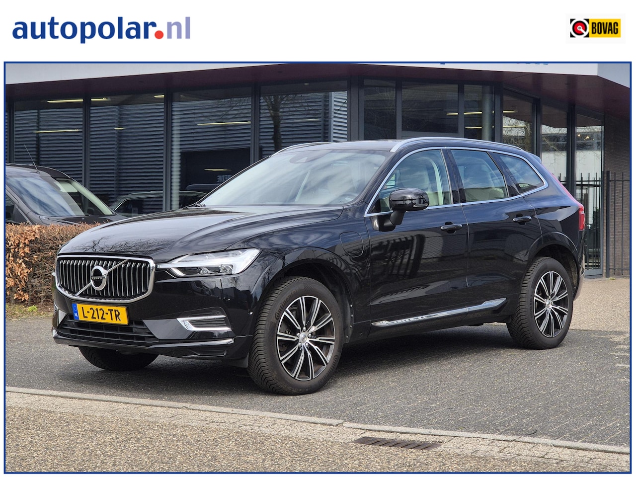 Volvo XC60 - 2.0 T8 Twin Engine AWD Inscription Luchtvering/Trekhaak/Panodak etc. - AutoWereld.nl