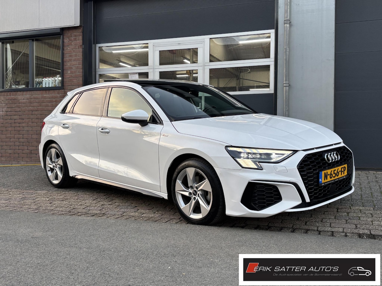 Audi A3 Sportback - 30 TFSI S edition Black optic| Matrix Led| Panoramadak| App| Carplay| Private glass - AutoWereld.nl