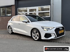 Audi A3 Sportback - 30 TFSI S edition Black optic| Matrix Led| Panoramadak| App| Carplay| Private glass