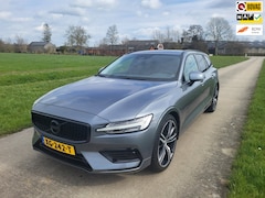 Volvo V60 - 2.0 T5 2019 Automaat 250PK electr trekhaak/achterklep camera