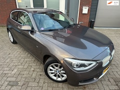 BMW 1-serie - 116i Business+ / Leder / Navi / PDC / Stoelverwarming