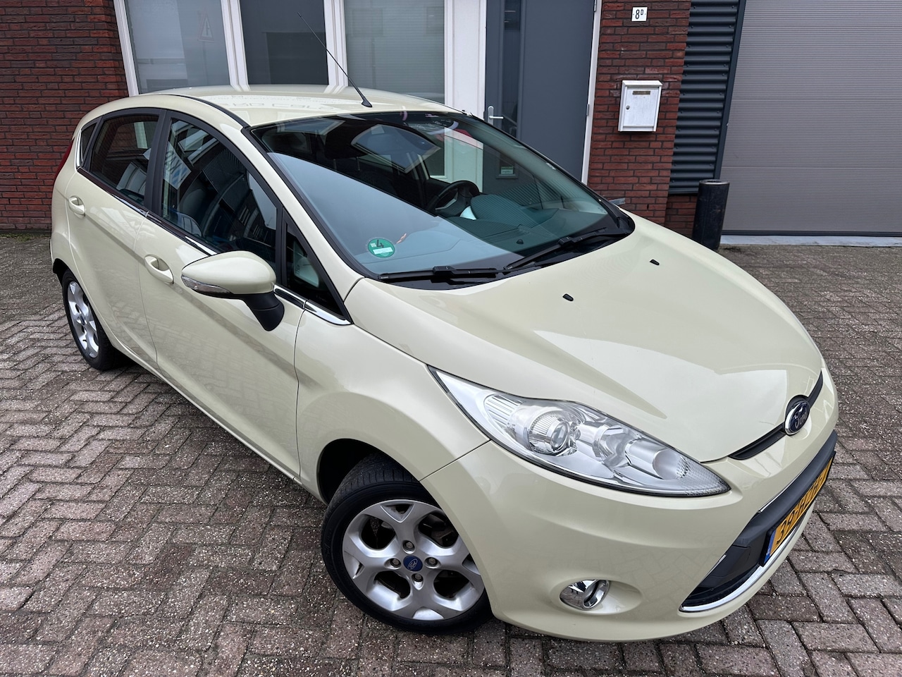 Ford Fiesta - 1.25 Titanium / PDC / Clima / NAP / 5DS / AUX - AutoWereld.nl