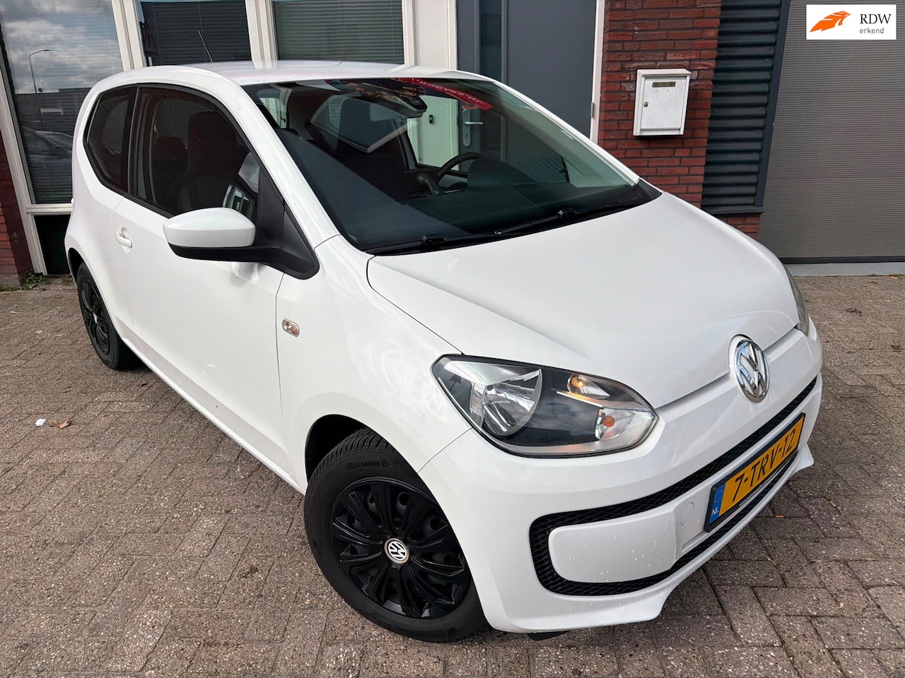 Volkswagen Up! - 1.0 move up! BlueMotion / Navi / Airco / NAP - AutoWereld.nl
