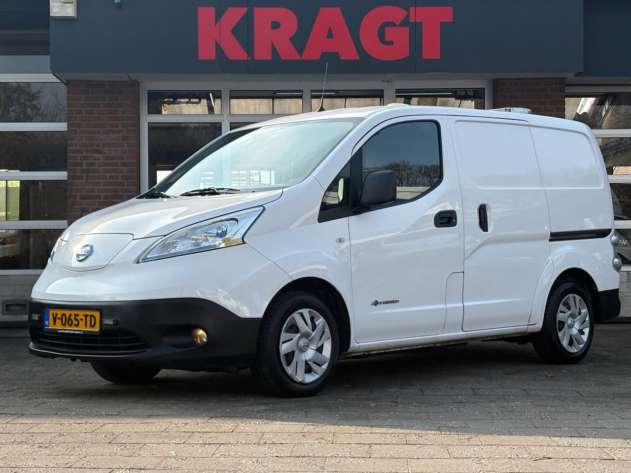 Nissan e-NV200 - 2.Zero Edition Business 40 kWh 250 KM actieradius, dubbele schuifdeur, camera, trekhaak, a - AutoWereld.nl