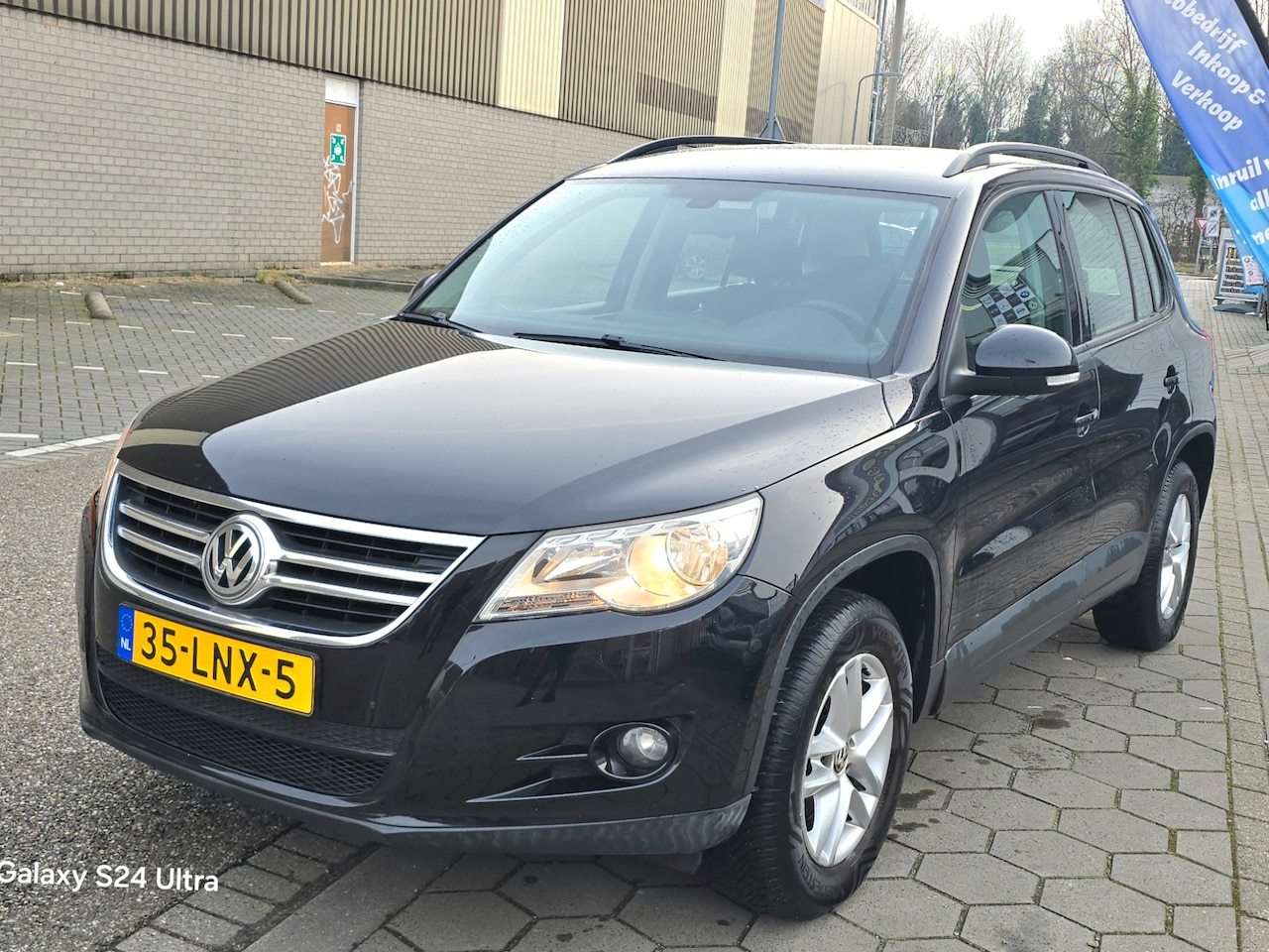 Volkswagen Tiguan - 1.4 TSI Comfort&Design*2e eigenaar*nap*apk*navi*airco*trekhaak*rijd perfect*inruil mog!!! - AutoWereld.nl