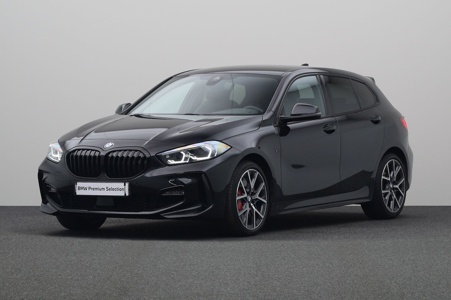 BMW 1-serie - 118i | M Sportpakket Pro | Hifi System | Verwarmde voorstoelen | Apple Carplay/Android Aut - AutoWereld.nl