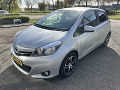 Toyota Yaris - 1.3 VVT-i Now Achteruit rij can NAVI BJ 2014