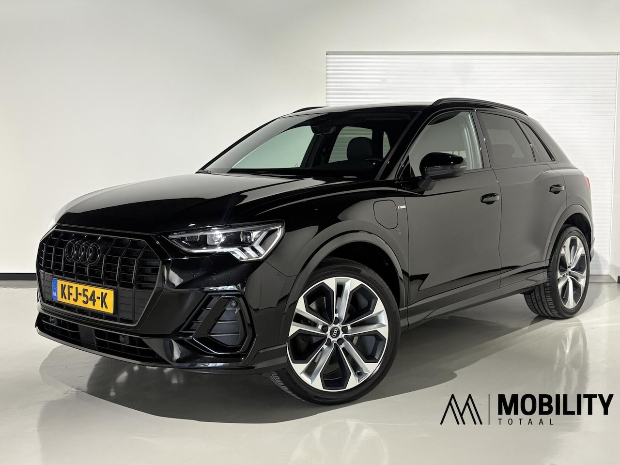 Audi Q3 - 45 TFSI e Black edition 2x-S LINE|SONOS|TREKHAAK|20''|MATRIX|AMBIENT|CAM|KEYLESS - AutoWereld.nl