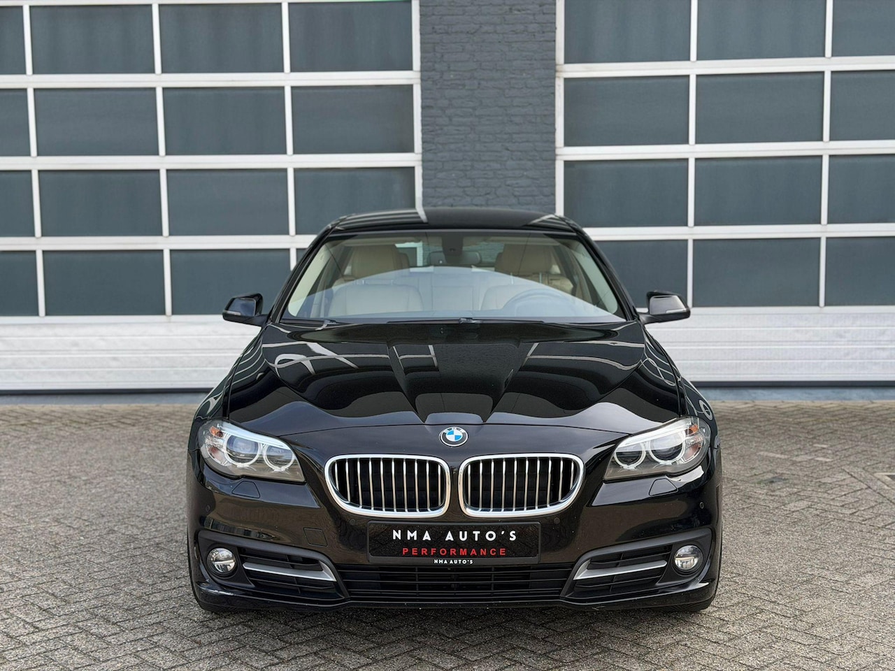 BMW 5-serie Touring - 520i Executive CRUISE CONTROL/GOED ONDERHOUDEN/LEDER/STOELVERWARMING - AutoWereld.nl