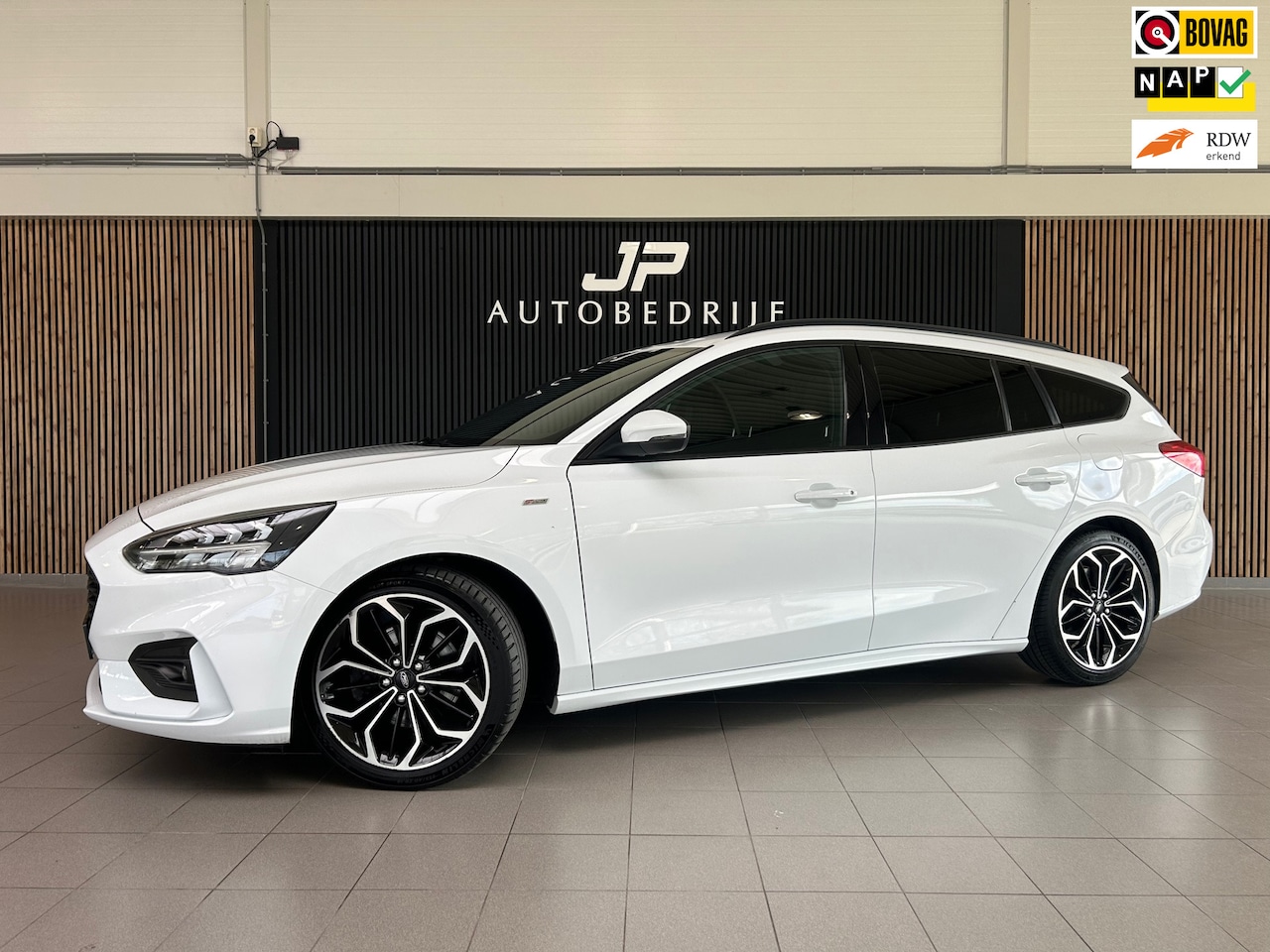 Ford Focus Wagon - 1.5 EcoBoost ST Line Business Automaat|Applecarplay|Stoel en Stuurverwarming|Navi|PDC - AutoWereld.nl