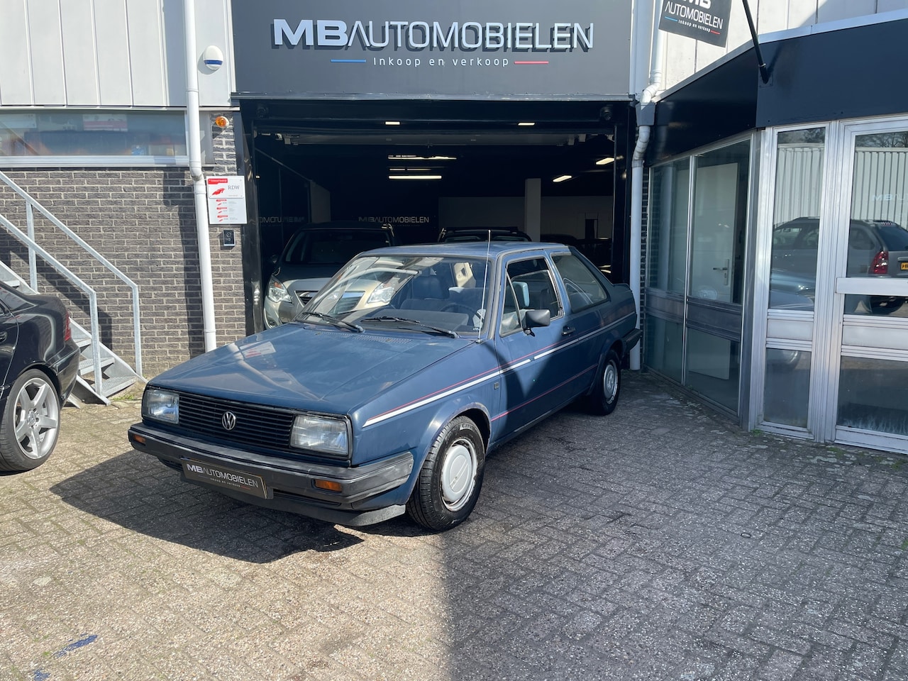 Volkswagen Jetta - 1.3 C /3deurs/Blauw/Rijdt en schakelt Goed! - AutoWereld.nl