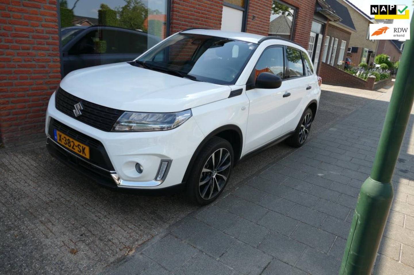 Suzuki Vitara - 1.4 Boosterjet Comfort Smart Hybrid afneembare trekhaak - AutoWereld.nl