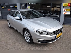 Volvo V60 - 1.5 T2 Kinetic , Automaat, Navi, PDC voor-achter, Sport lederen stoelen , Cruise contr. Ra