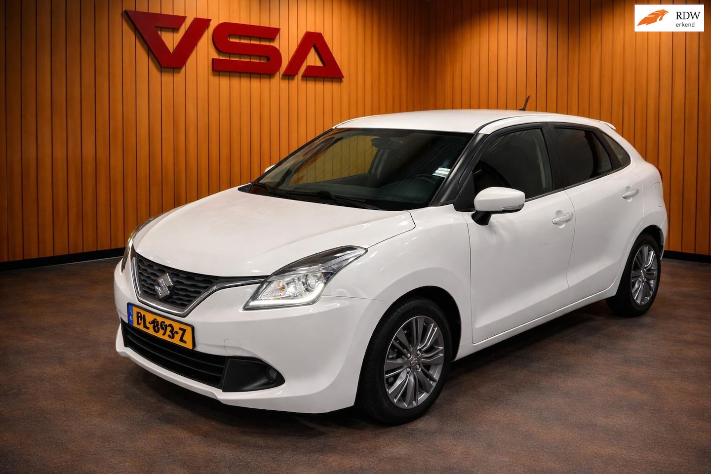 Suzuki Baleno - 1.2 Smart Hybrid High Executive|Carplay|Stoelvw|Trekhaak|Camera|Adaptive cruise|Climate|ke - AutoWereld.nl