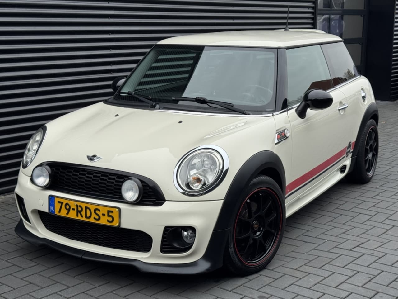 MINI Cooper - Mini 1.6 2011| WIT| STRIPING| JCW| AIRCO| CRUISE| NAP - AutoWereld.nl