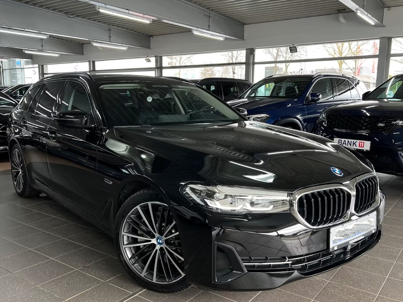 BMW 5-serie Touring - 530e ** LED, NAVI+, LEDER, PANORAMA, ADAPT. CRUISE, SHADOW-LINE, 19-INCH LMV ** 1e EIG - U - AutoWereld.nl