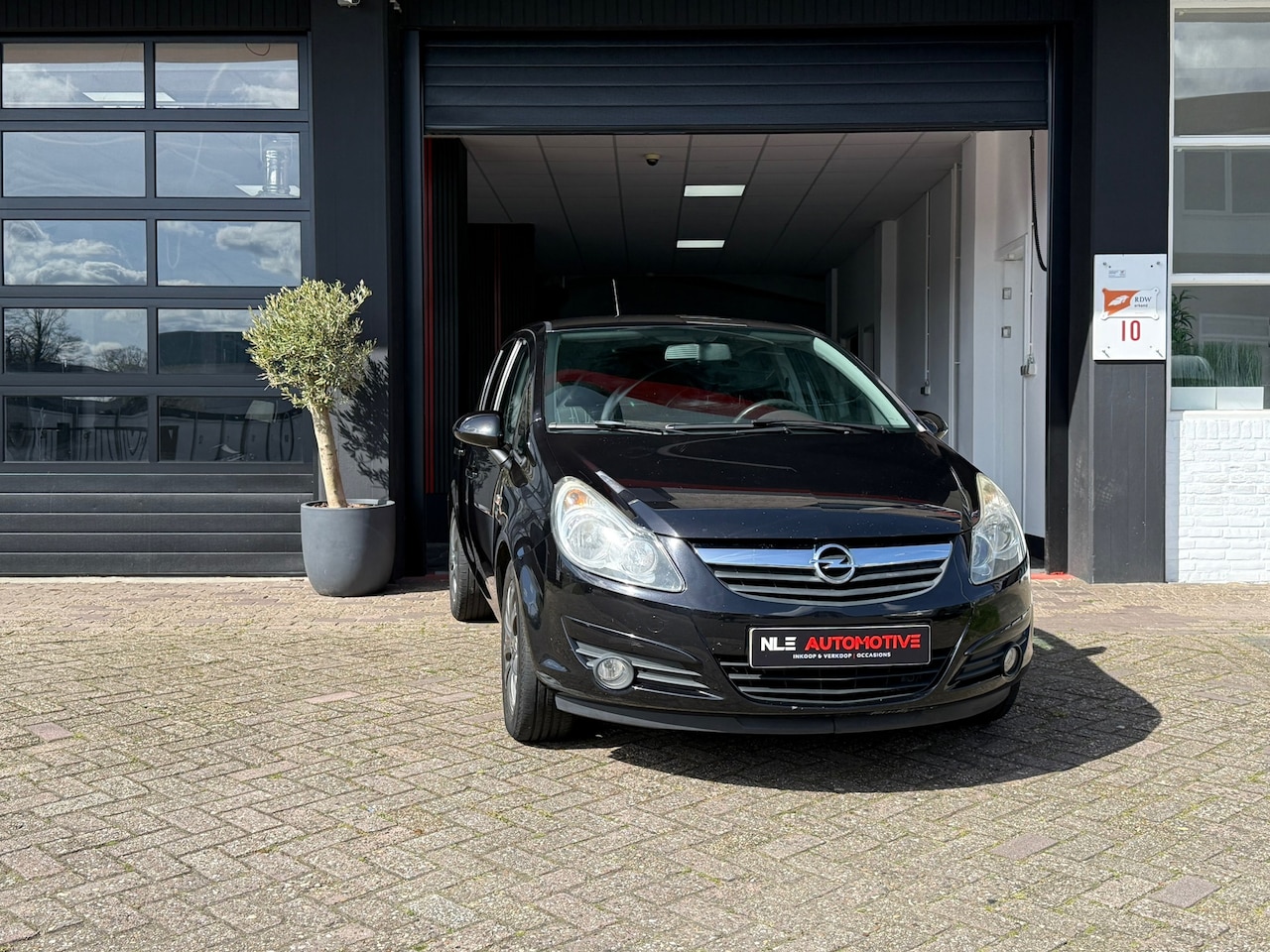 Opel Corsa - 1.4-16V '111' Edition 1.4-16V '111' Edition - AutoWereld.nl