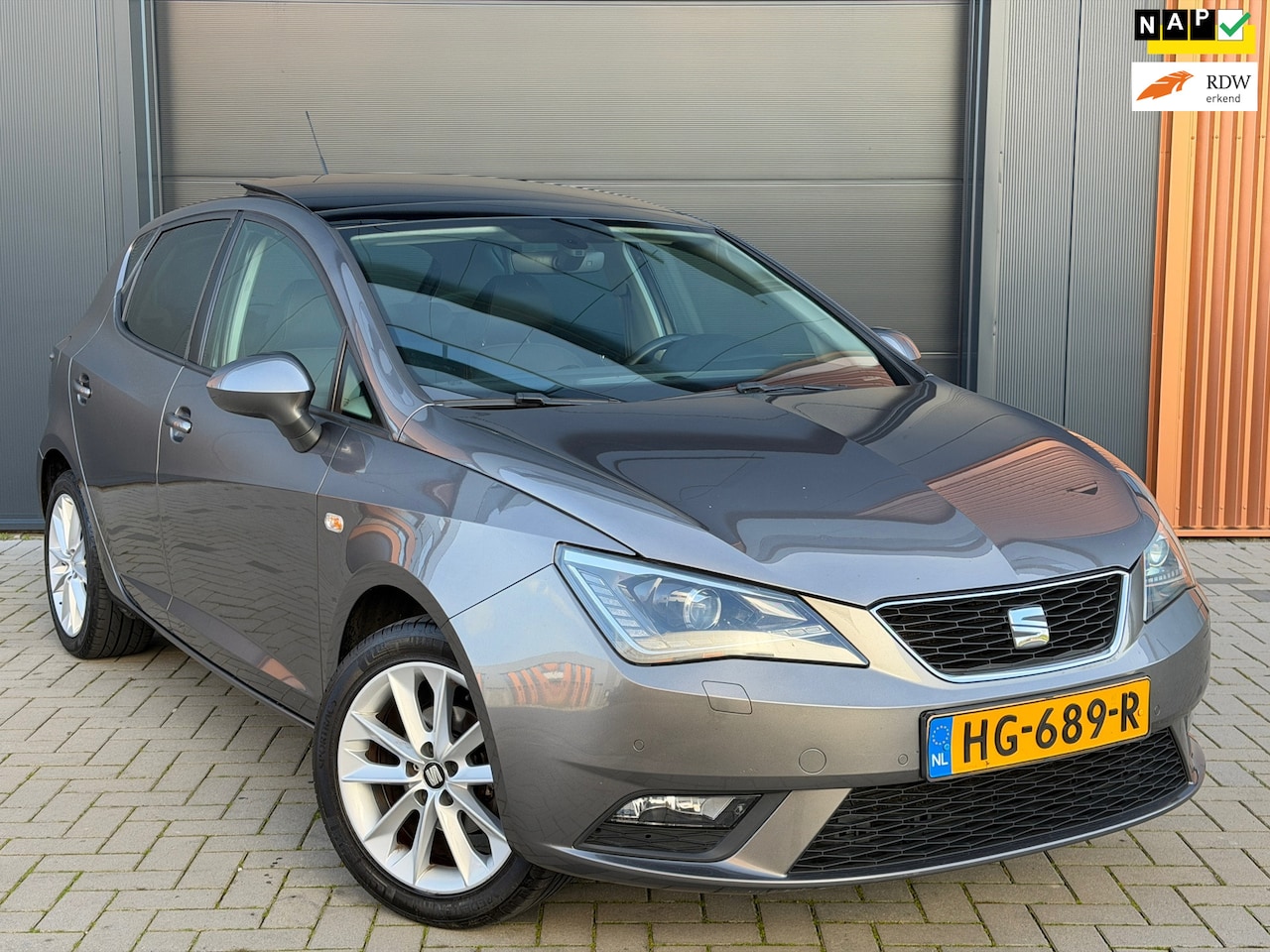 SEAT Ibiza - 1.0 EcoTSI Style Connect|Pano|Stoelverwarming|CarPlay|Navi|Cruise Control|Full Option - AutoWereld.nl