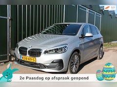 BMW 2-serie Active Tourer - 225xe iPerformance High Executive , LEER, SPORTSTOELEN, PANORAMADAK, HEAD-UP. CAMERA, STOE
