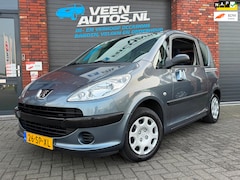 Peugeot 1007 - 1.4 Urban Trekhaak Nieuwe APK NAP