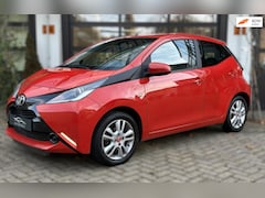 Toyota Aygo - 1.0 VVT-i x-play camera / nav i/ velgen