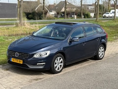 Volvo V60 - 1.6 D2 Kinetic / Pano / APK