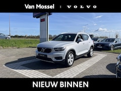 Volvo XC40 - T2 Momentum Pro | Parkeercamera | Keyless Entry | Handgeschakeld |