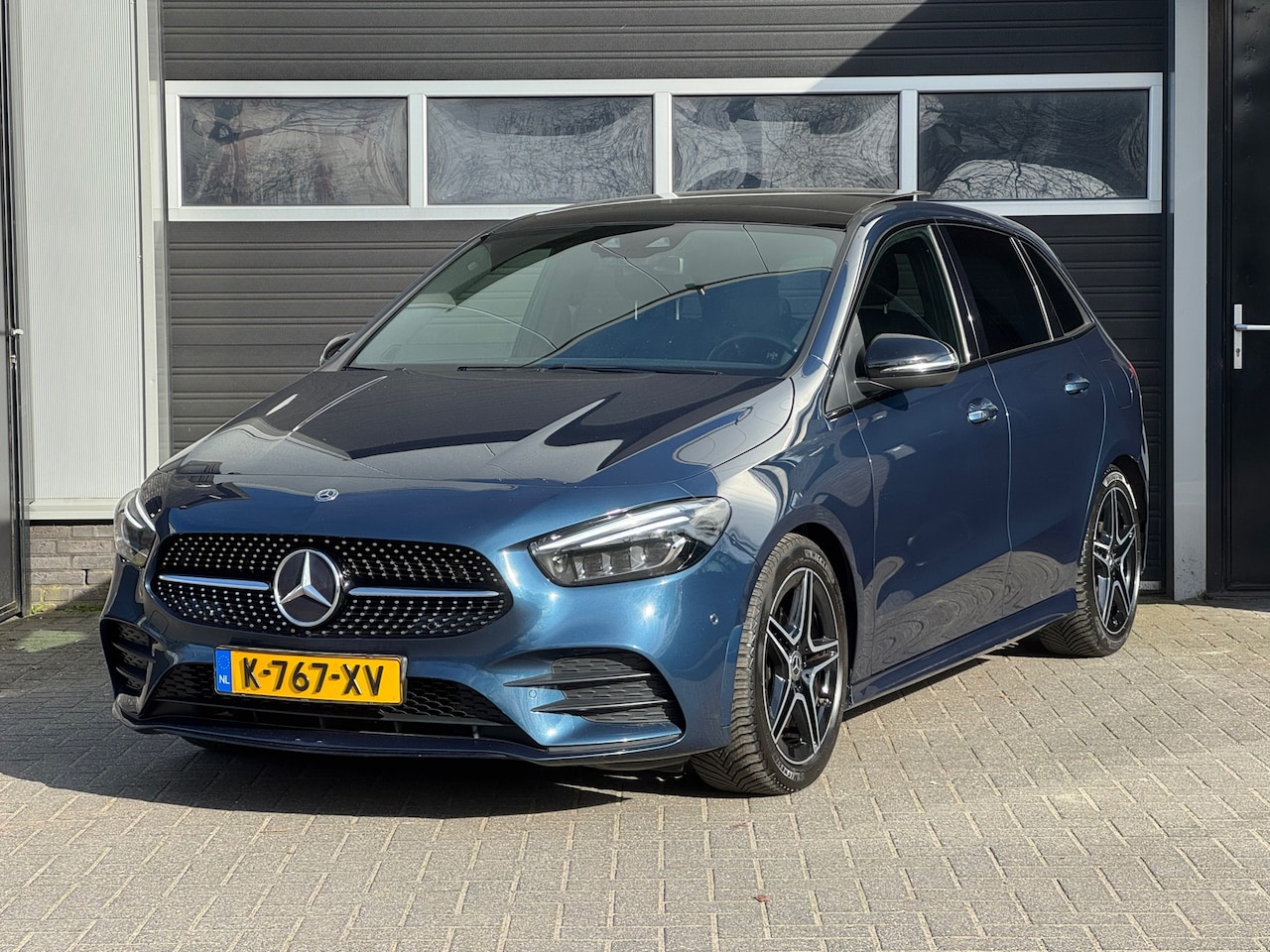 Mercedes-Benz B-klasse - 180d AMG Widescreen, Mutibeam, Memory Stoelen, Keyless, Camera, NAP - AutoWereld.nl