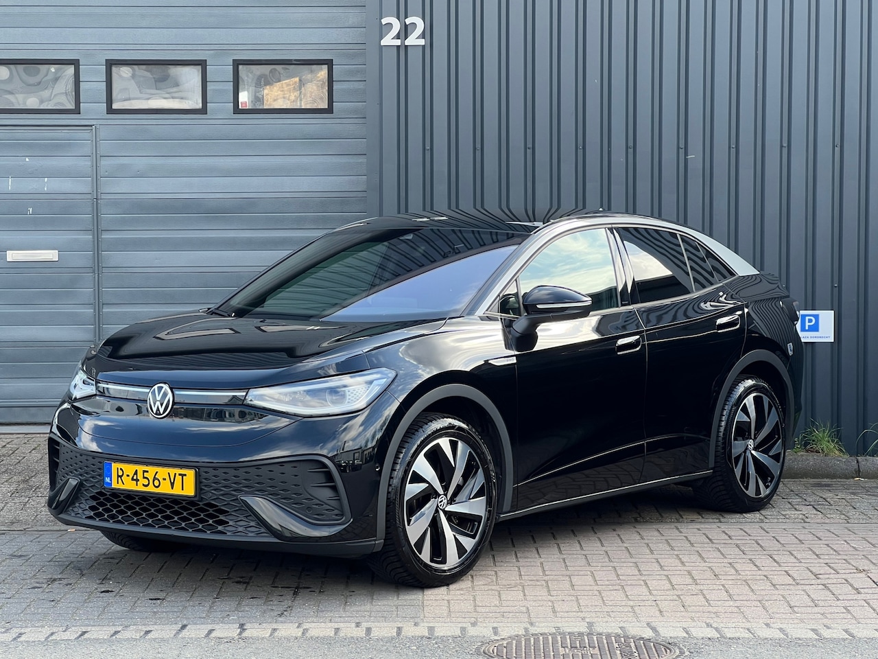 Volkswagen ID.5 - Pro 77 kWh|1e Eigenaar|Pano|Warmtepomp|Trekhaak|Cam|Sfeer - AutoWereld.nl