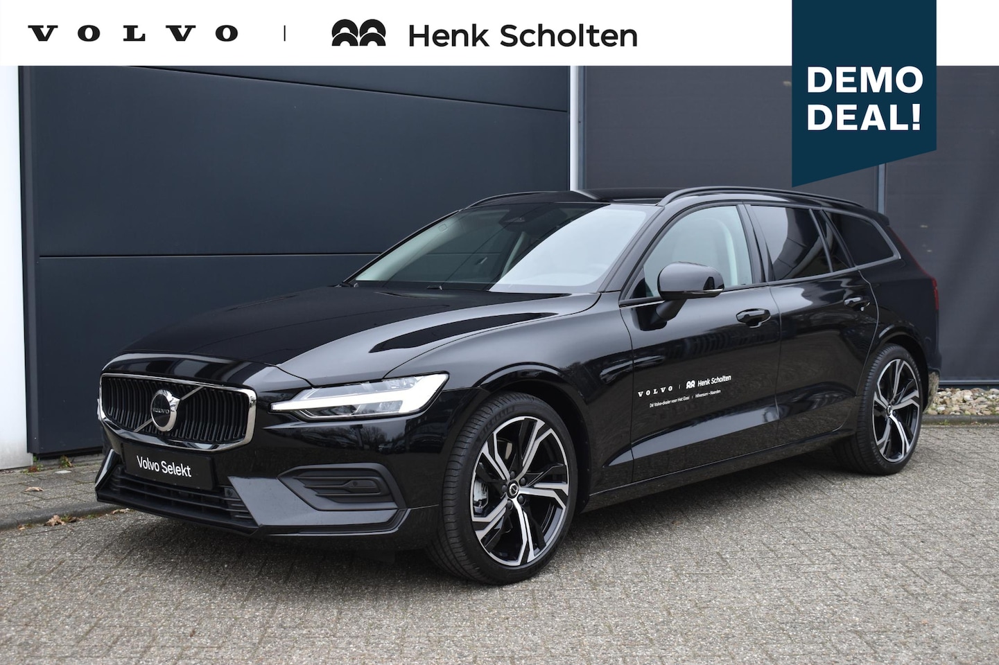 Volvo V60 - B4 Essential Edition | Achterruitrijcamera | Adaptieve Cruise Control | BLIS | Lichte lede - AutoWereld.nl