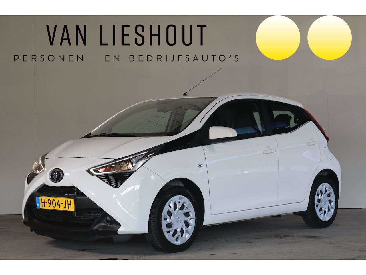 Toyota Aygo - 1.0 VVT-i x-play - NL- Auto!!! Airco I Apple I Led D -- 2e PAASDAG OPEN 11.00 t/m 16.00 UU - AutoWereld.nl
