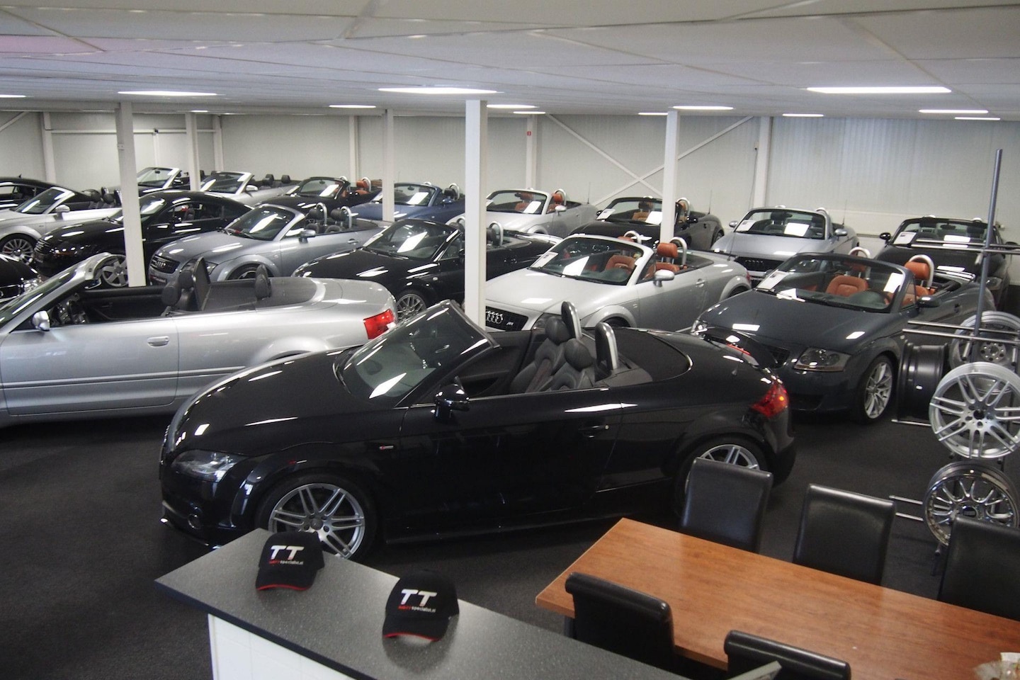 Audi TT - 1.8 Turbo Cabriolet  AUDI TT SPECIALIST 30X OP VOORRAAD - AutoWereld.nl