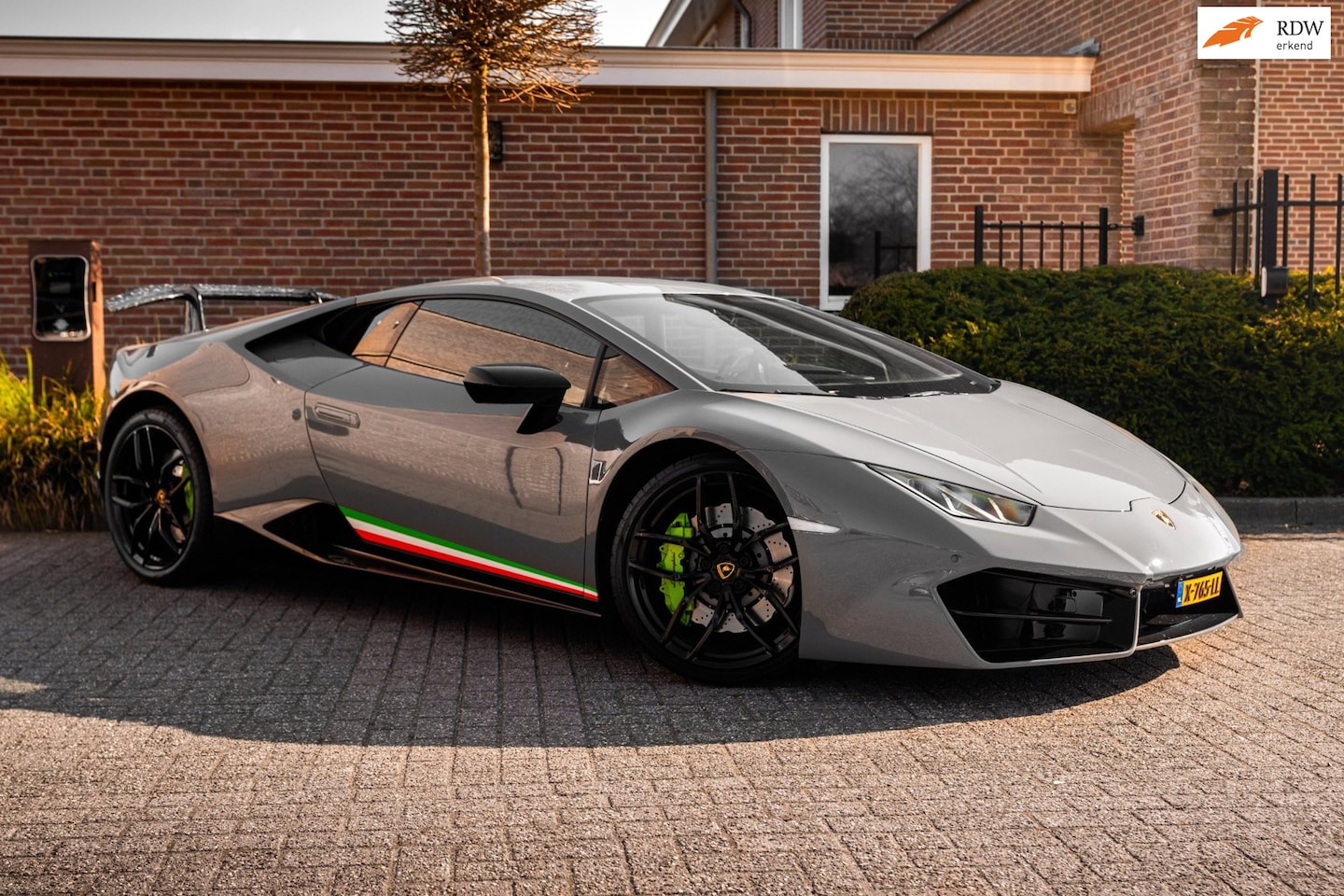 Lamborghini Huracán - 5.2 V10 LP580-2 | Lift | Dealer o.h | Carbon | Titanium Sportuitlaat - AutoWereld.nl